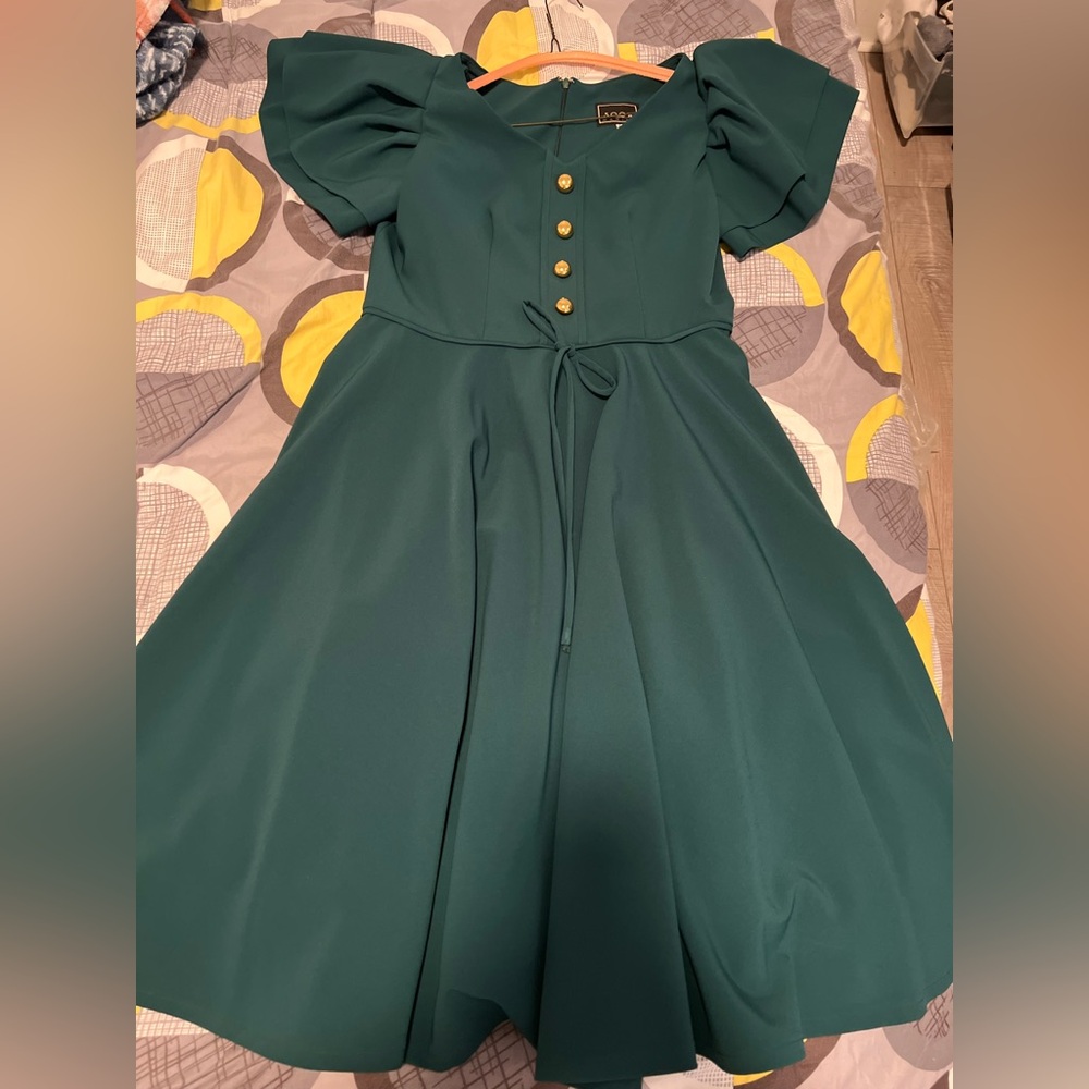 Elegant Green Women’s Dress